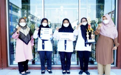 Siswi Maydas Juara 3 Olimpiade Perbankan Tingkat SMA/MA/SMK Se- Jawa Barat